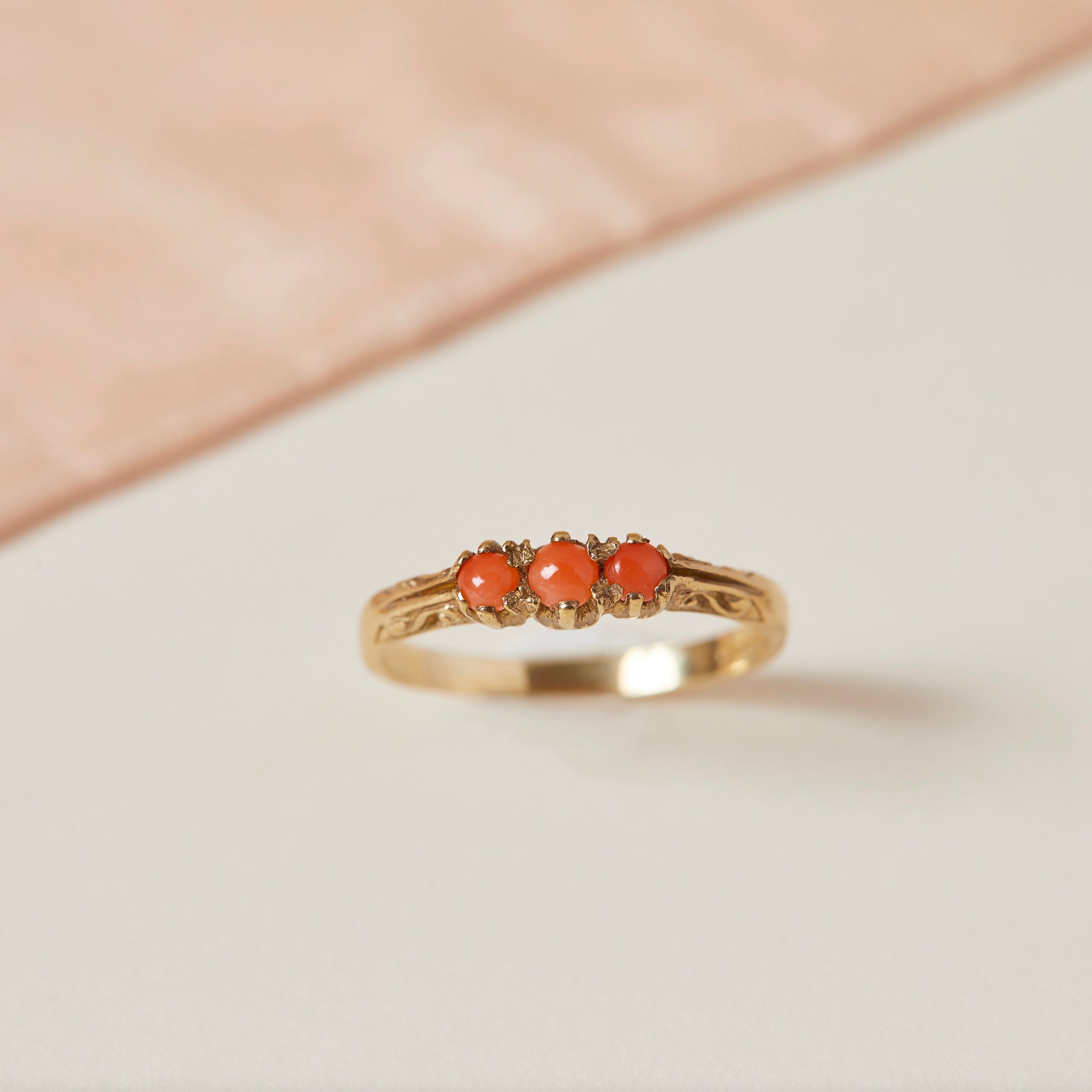 Vintage 3 stone Coral Ring 9ct Gold
