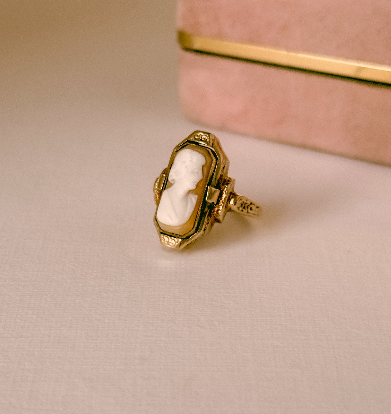 10ct secret cameo flip ring