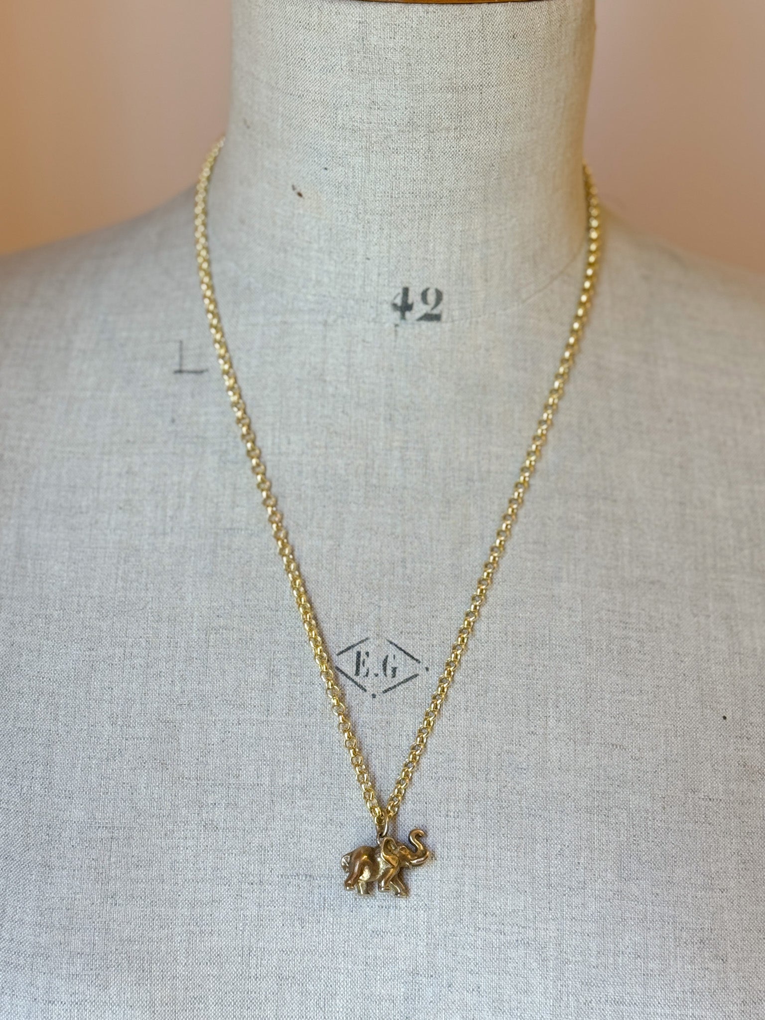 Vintage 9ct gold elephant necklace
