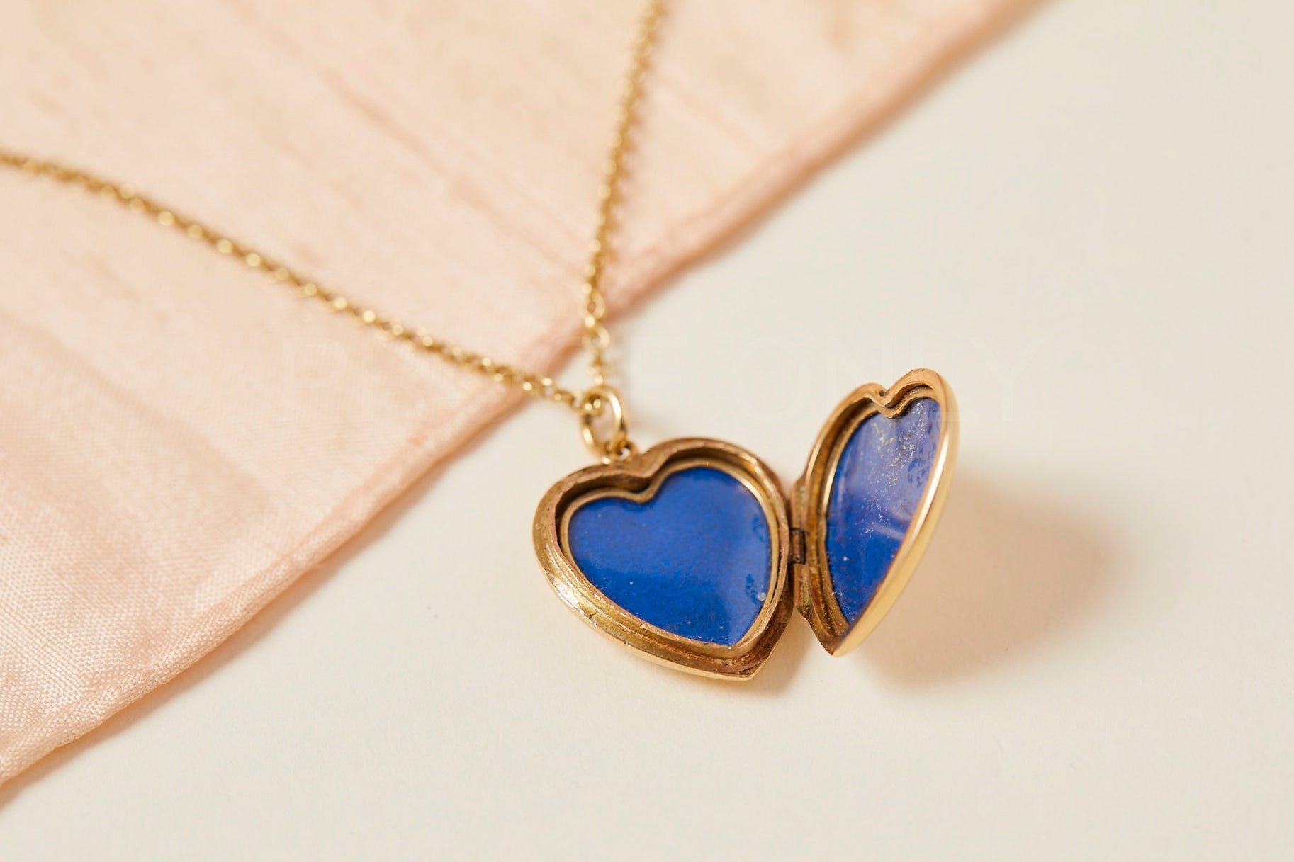 vintage locket jewellery gifts