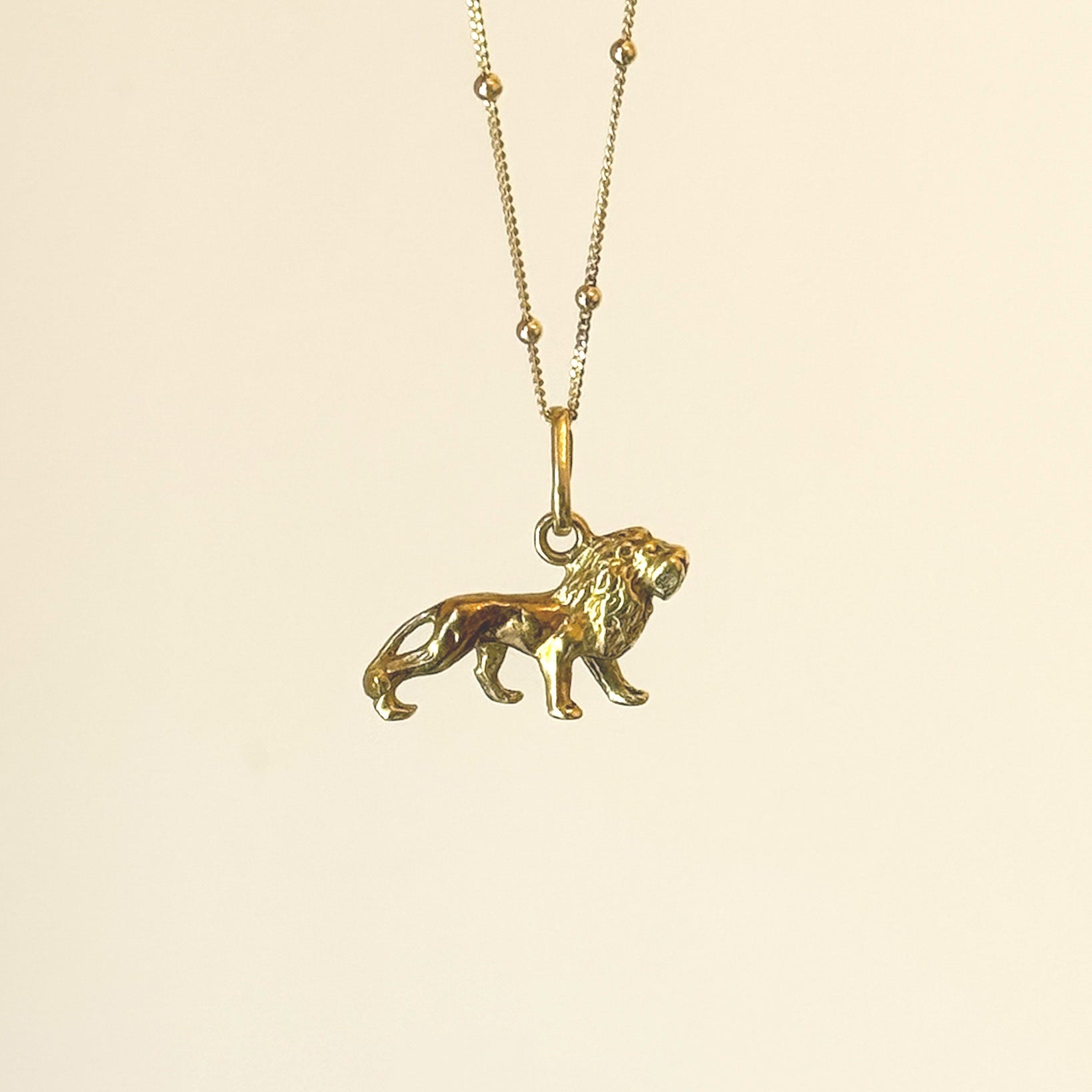 15ct gold vintage lion charm