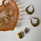 Vintage and antique gold jewellery