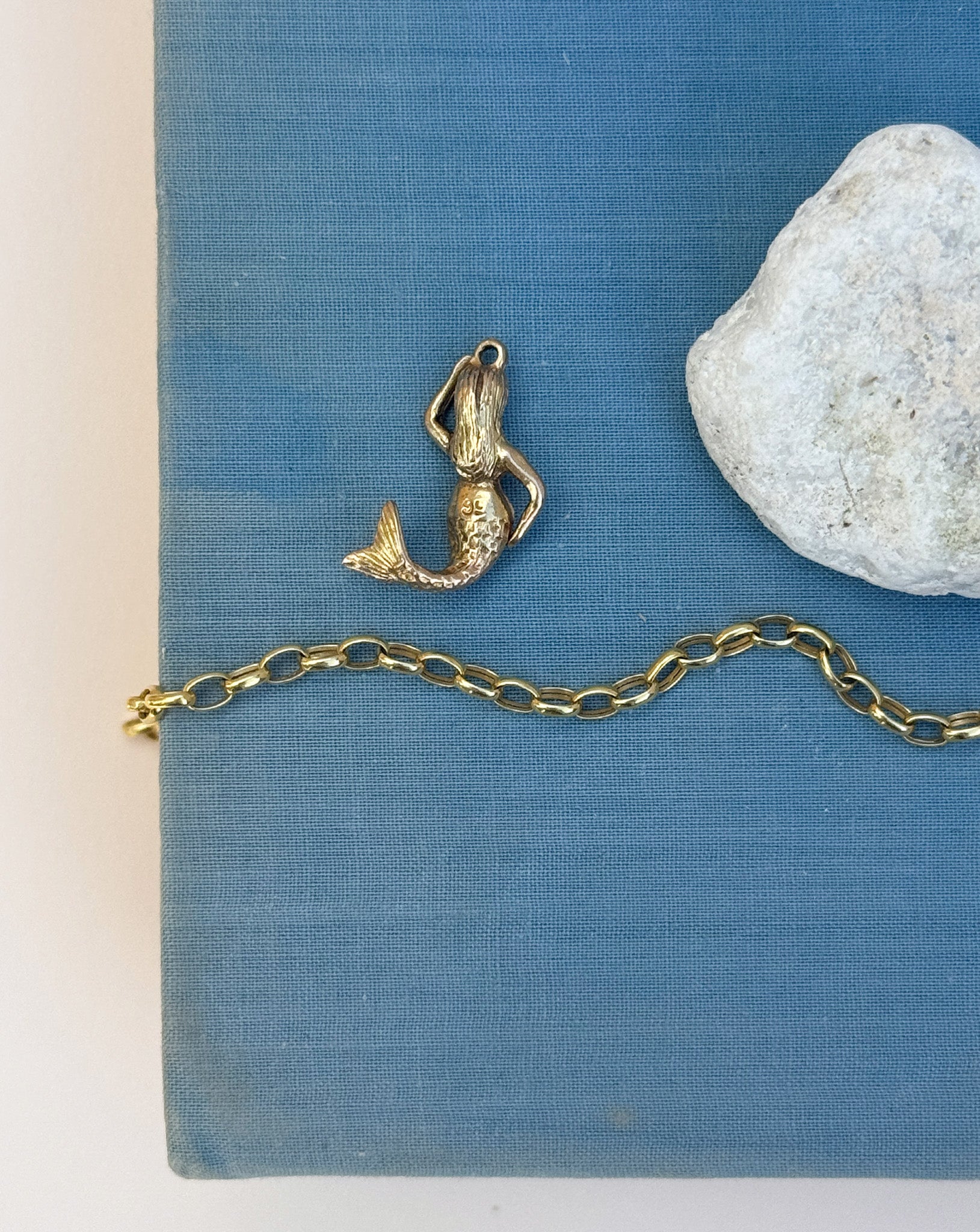 Unique mermaid charm in solid gold