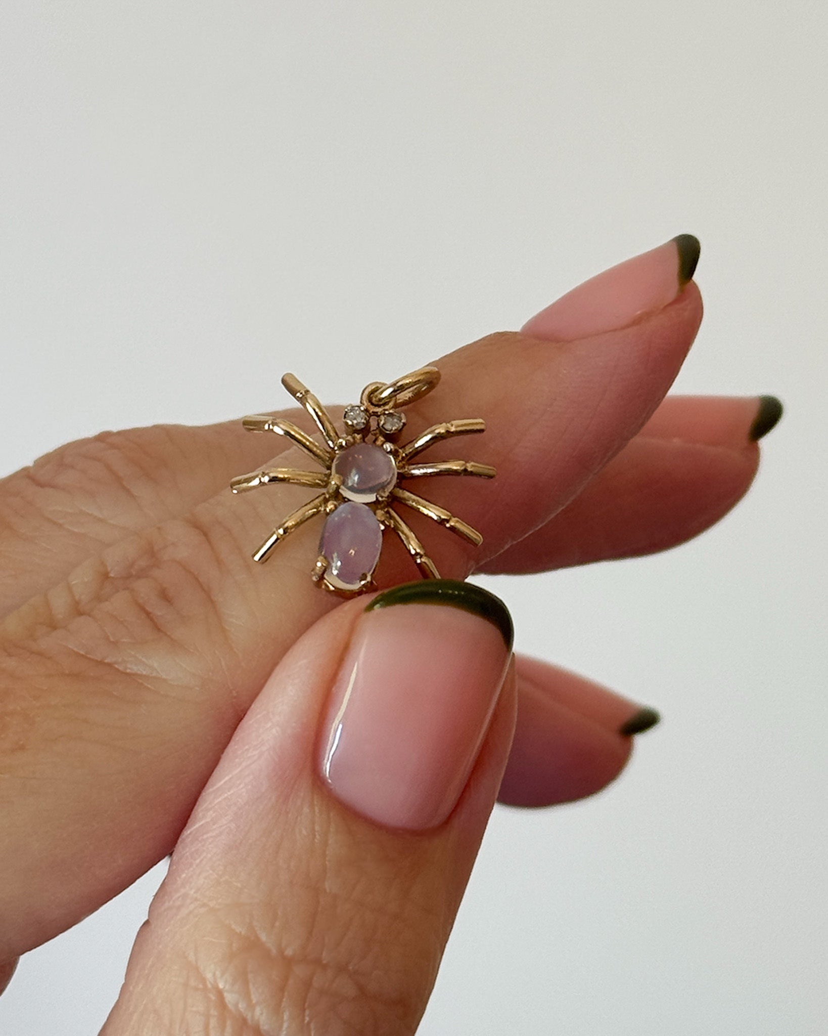Unique vintage spider 9ct gold pendant