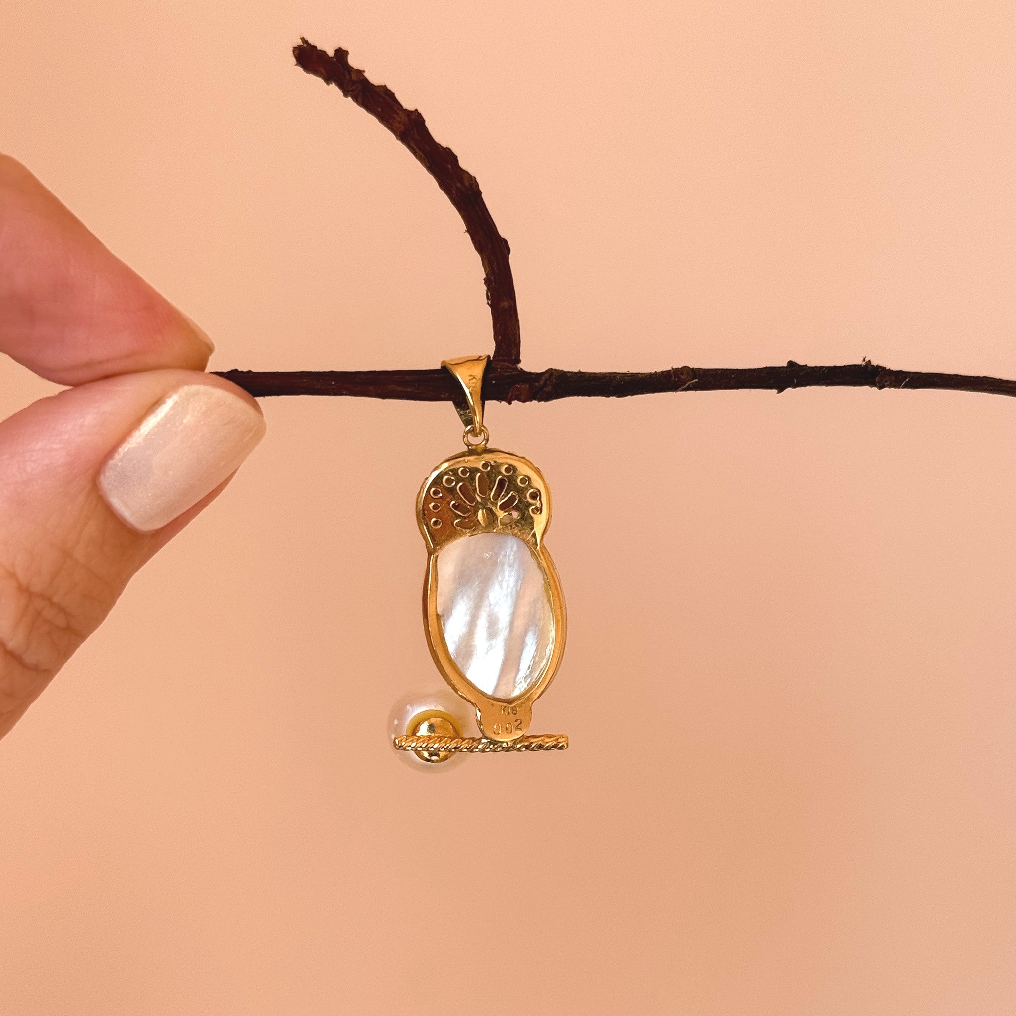 18ct yellow gold unique owl pendant