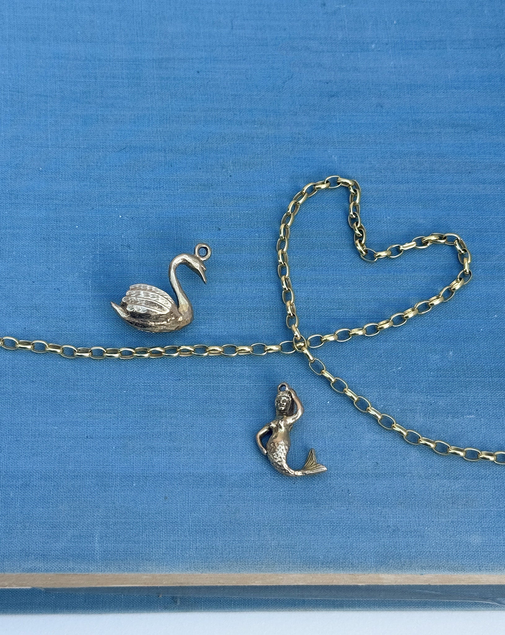 Unique gold vintage jewellery with a story to tell