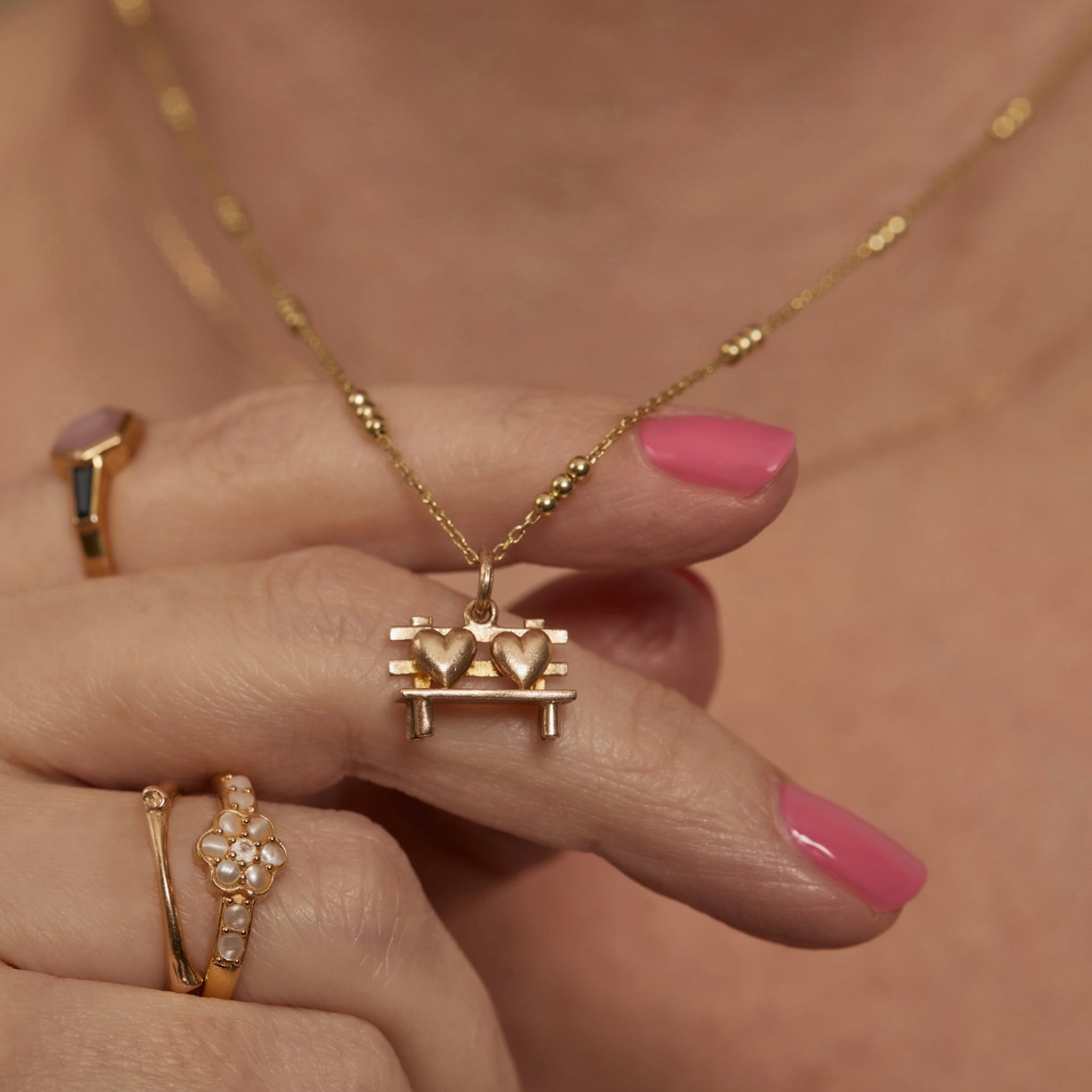 Vintage lovers bench charm 9ct gold