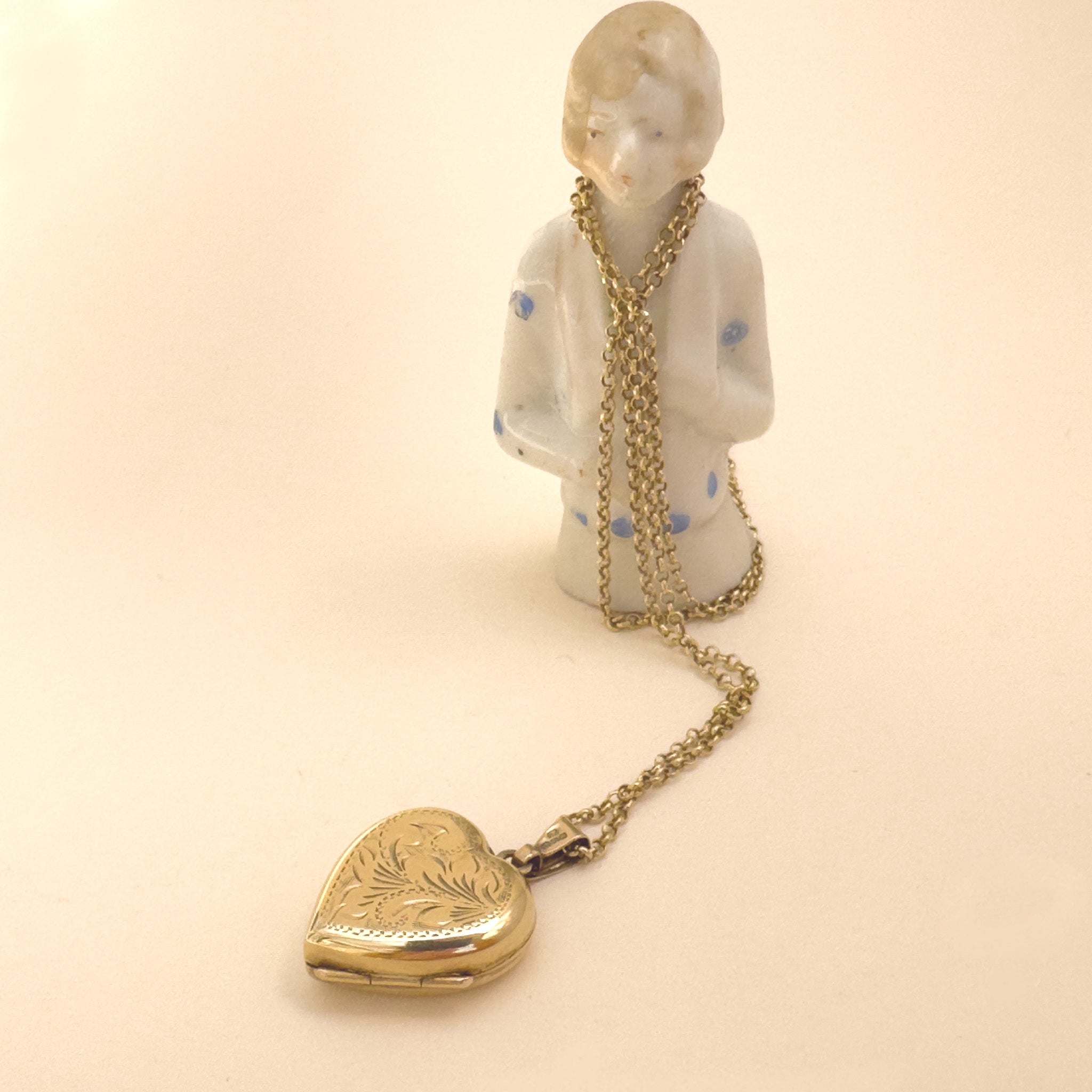 Vintage one of a kind 9ct yellow gold locket