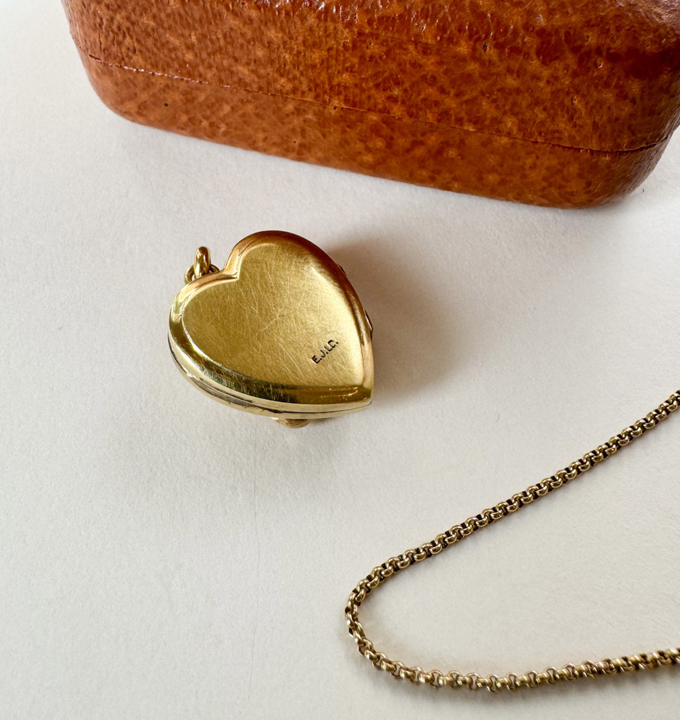 Unique heart locket in 9ct gold 