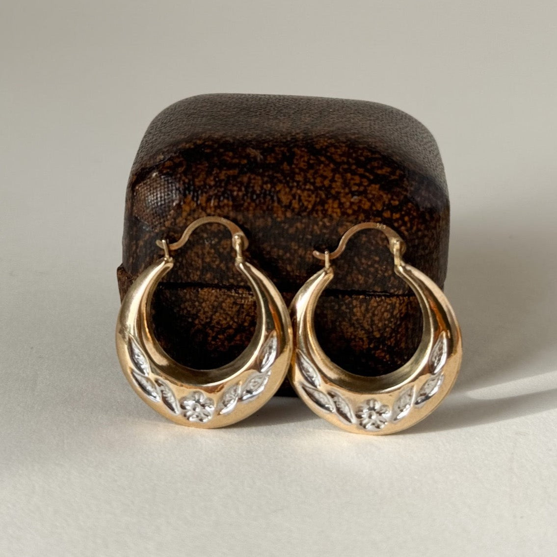Vintage gold everyday hoop earrings 