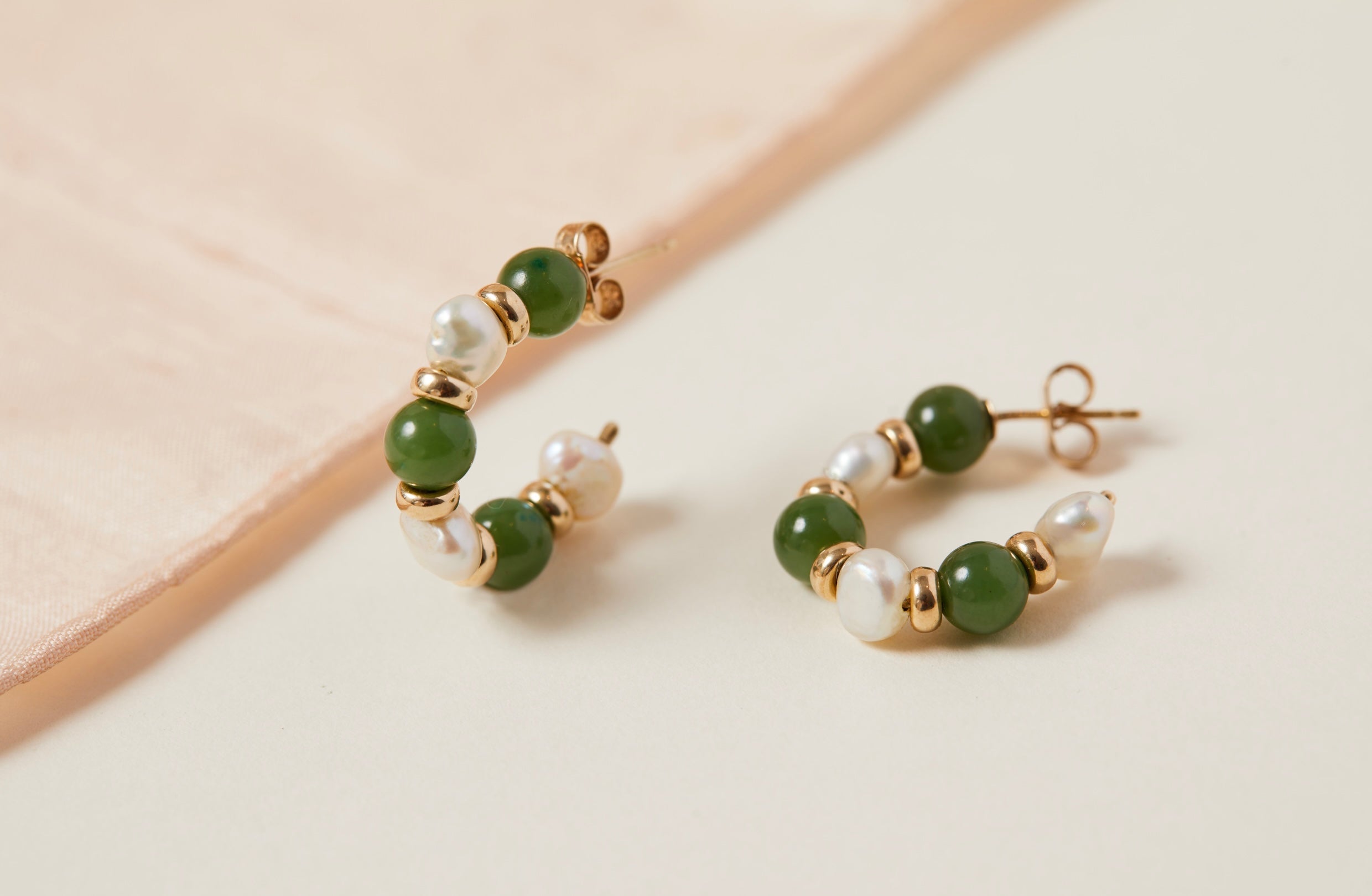 9ct vintage unique hoop pearl earrings 