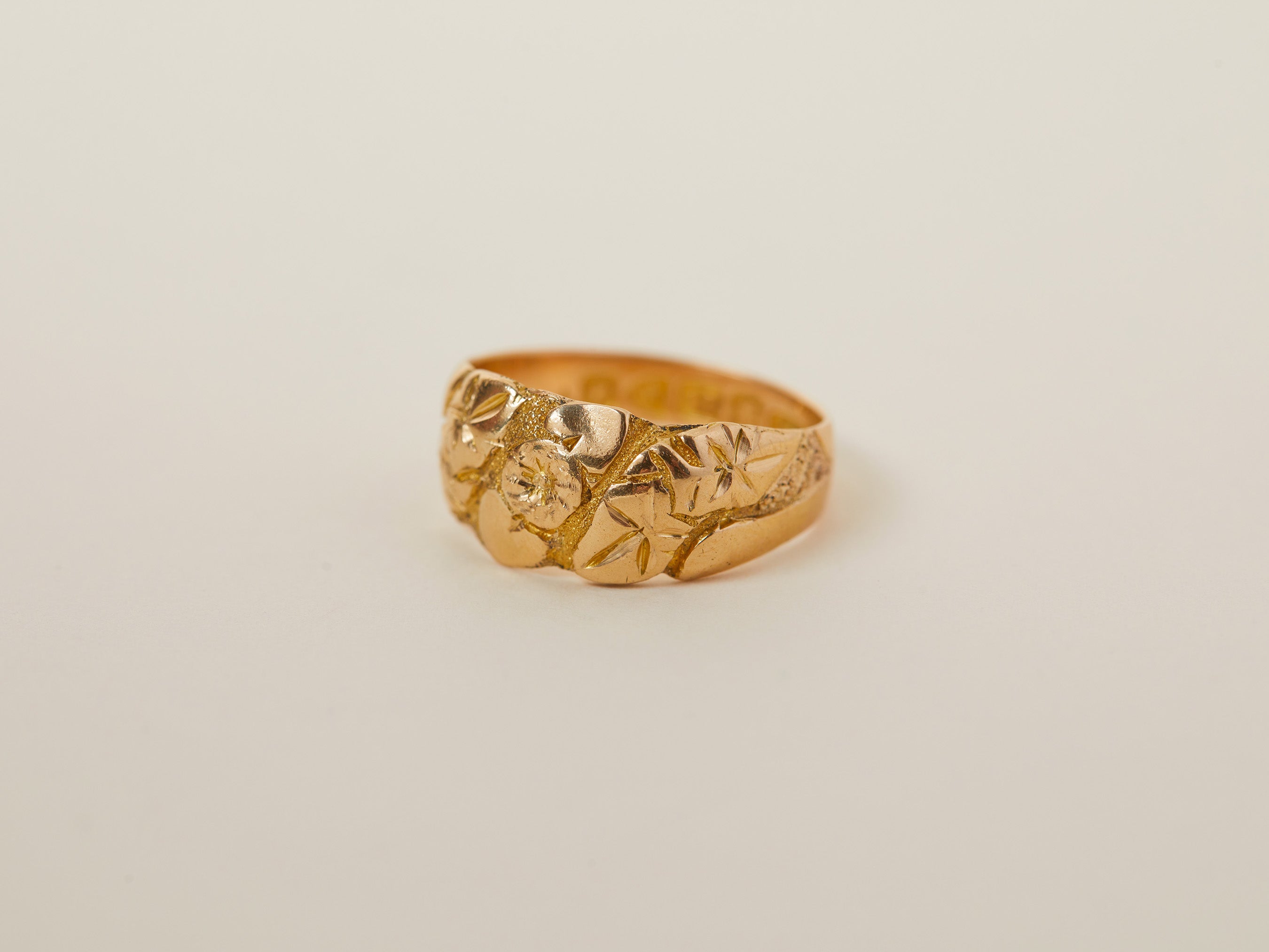 Unique 18ct gold antique Keeper ring in 18ct gold 