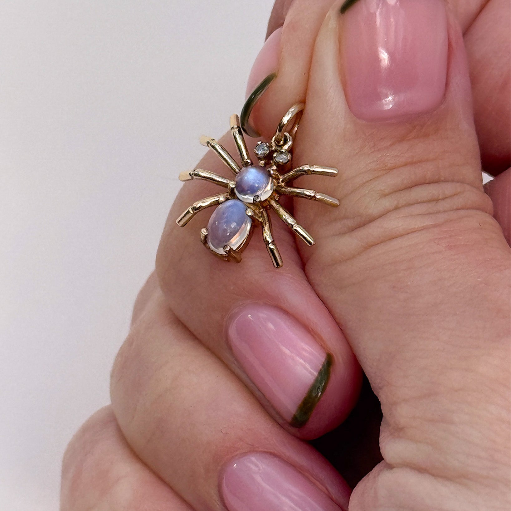 stunning magical spider pendant in solid gold 