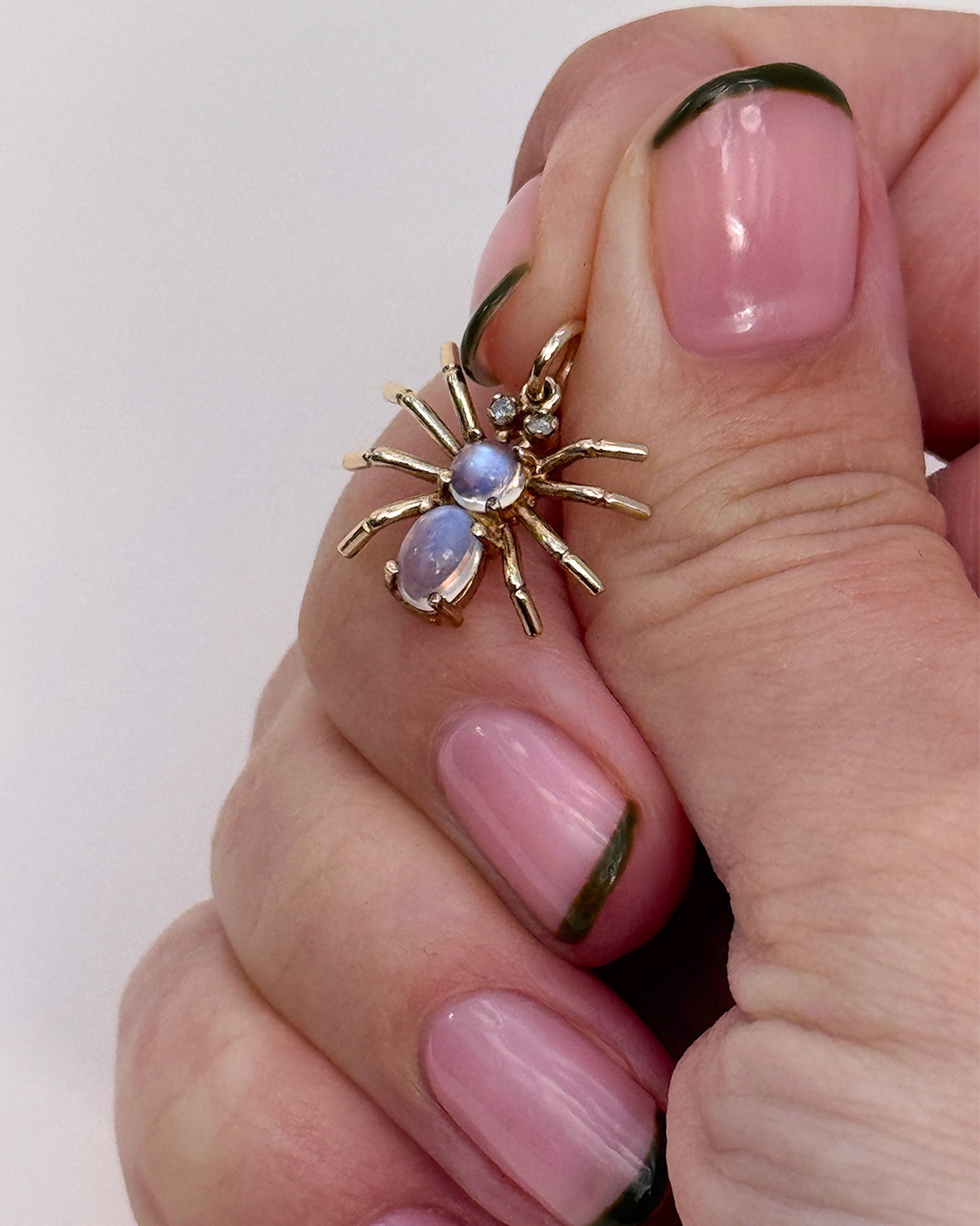 stunning magical spider pendant in solid gold 
