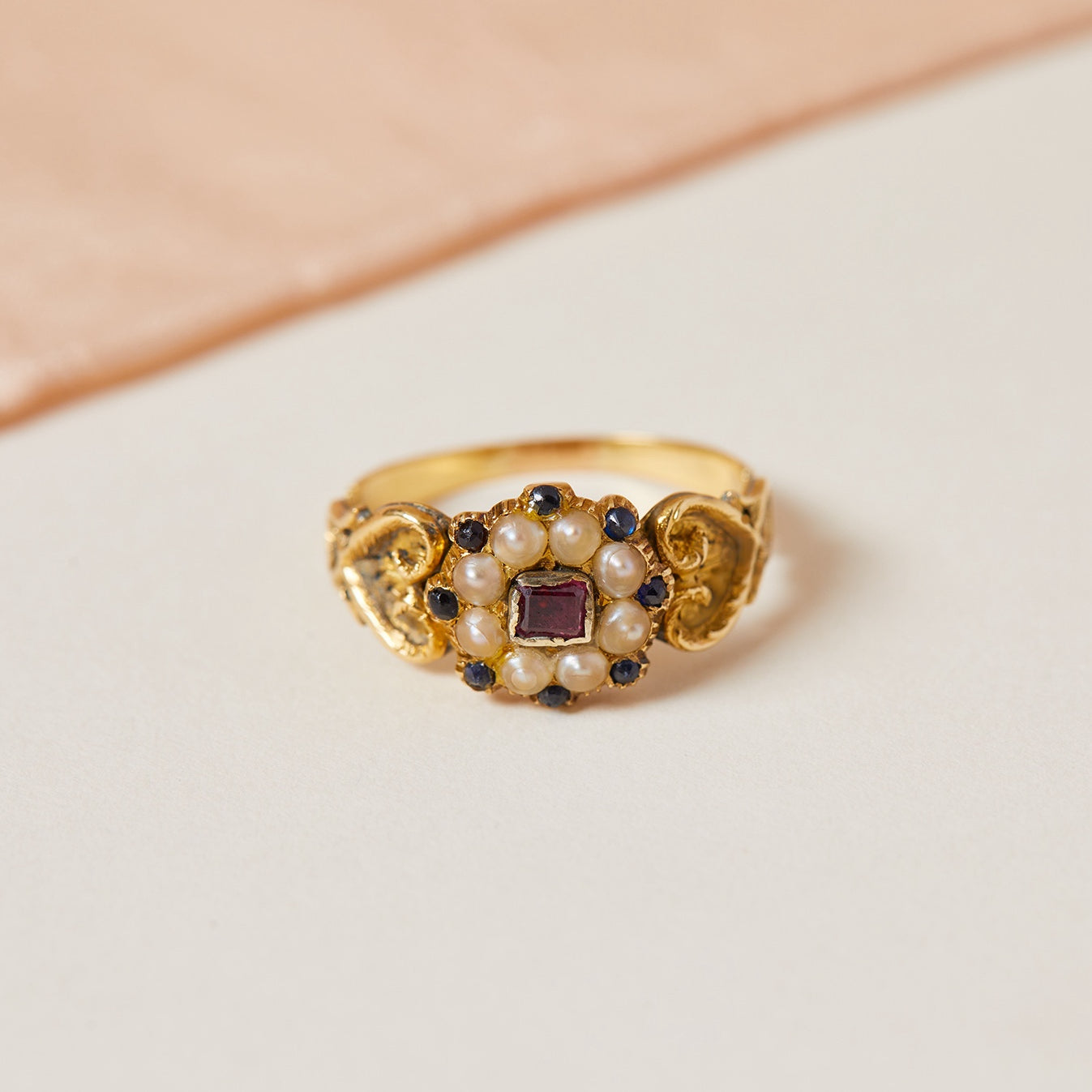 Collectable Victorian 18ct Victorian Mourning Ring 