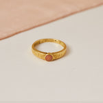 Vintage 18ct yellow gold coral ring 